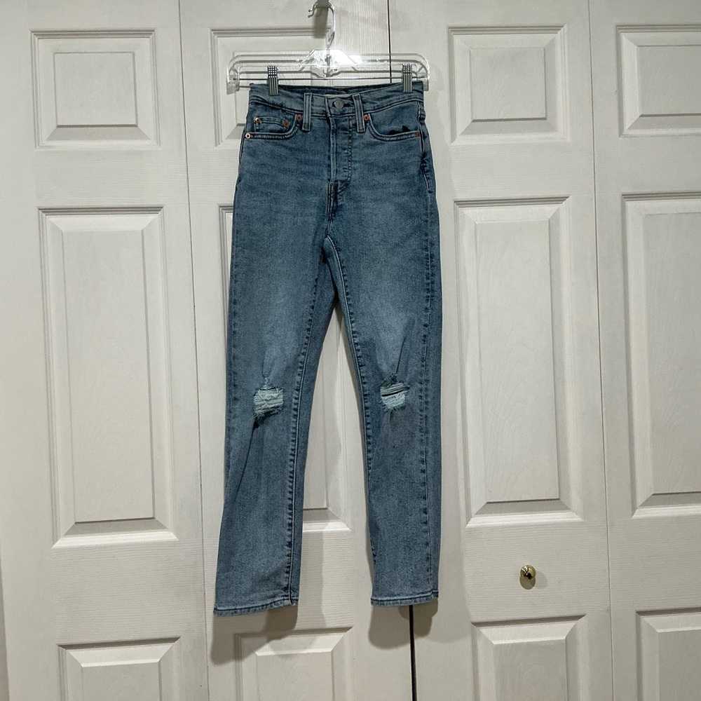 🤎 Levi’s Wedgie Straight Blue Distressed Denim Button Fly Jeans - 00 / 24